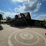 Zdunlandia Dom Nad Jeziorem, Jacuzzi, Kort, Basen