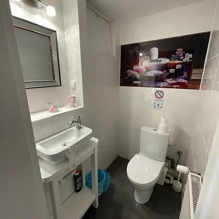 Zdunlandia Dom Nad Jeziorem, Jacuzzi, Kort, Basen Casa de Férias Zduny (Starogard)